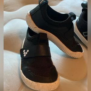 Vivobarefoot minimalist shoe- Primus Sport (toddler size 7)